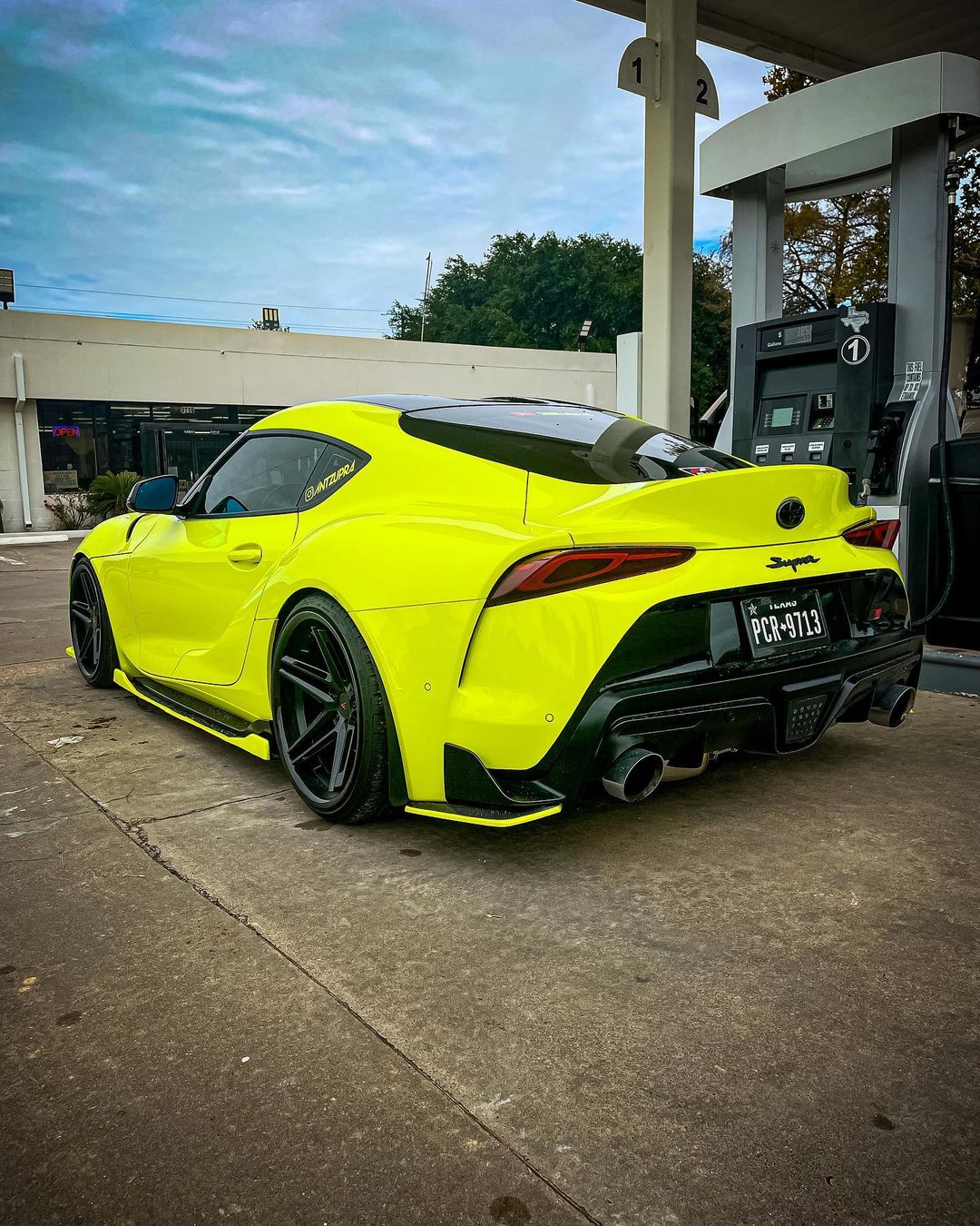 High Glossy Chartreuse Yellow Vinyl Wrap